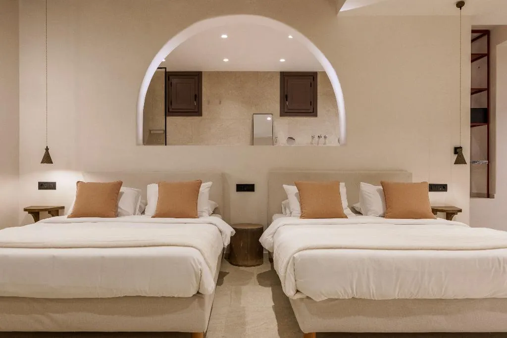 SUITE TWO DOUBLE BEDS Room, Pelican Bay Art, Mykonos