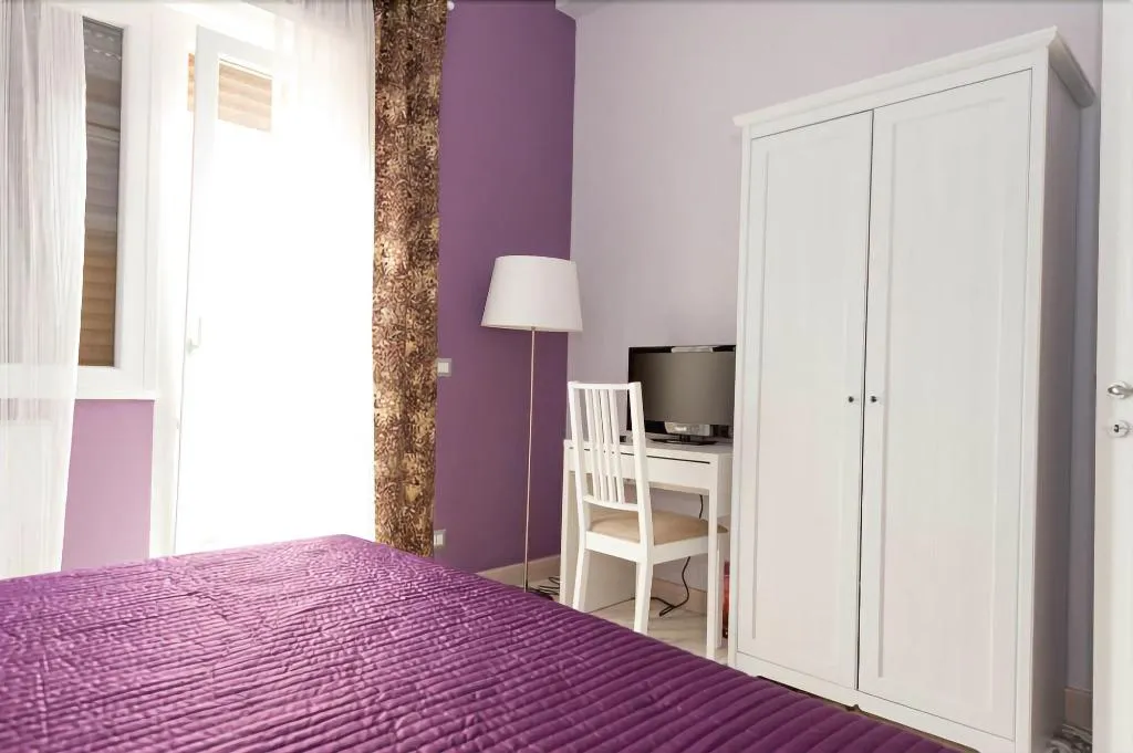 Room, Parco Delle Valli Bedrooms, Rome