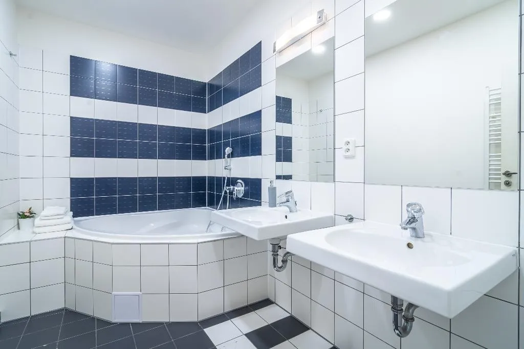 APARTMENT WITH BALCONY WITH VIEWS Room, Royal Road Residence, Prague