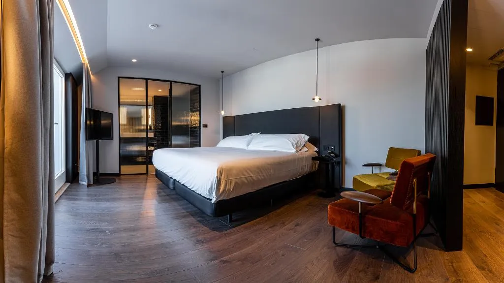 SUITE WITH TERRACE Room, Chic & Basic Gravity, Porto