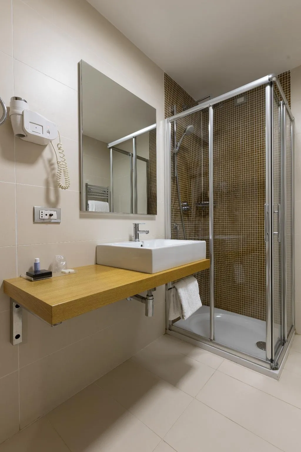SINGLE STANDARD Room, Royal Caserta Hotel, Naples