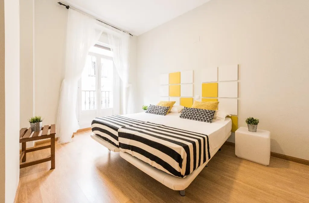 APARTMENT CAPACITY 3 ONE BEDROOM Room, Smartr Chueca, Madrid