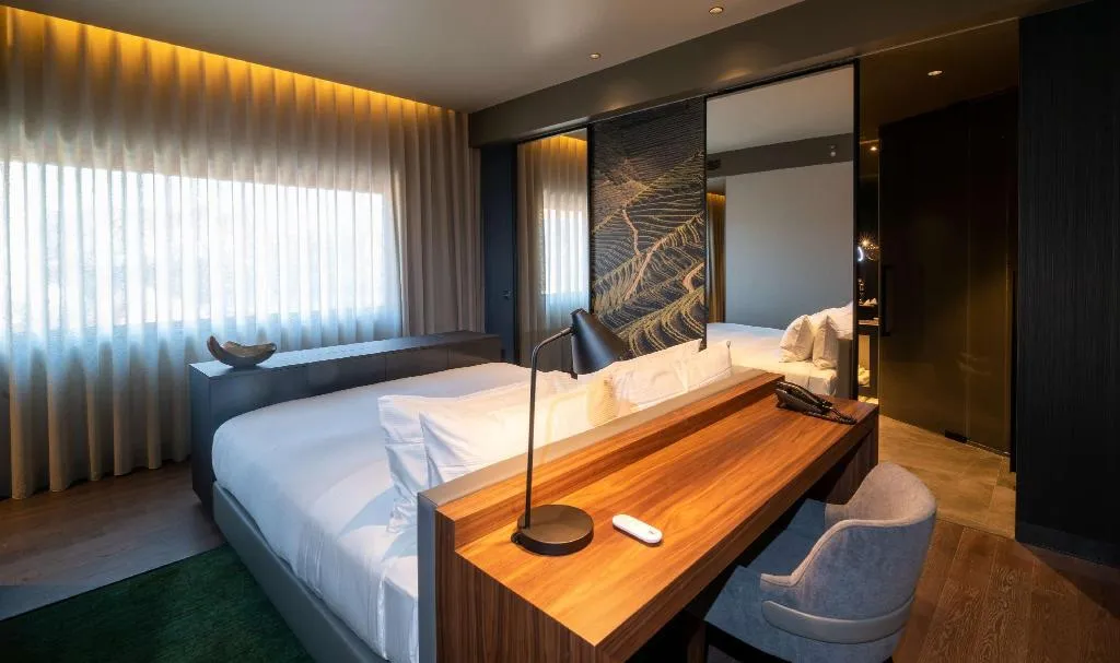 SUITE KING BED ONE BEDROOM  Room, Hilton Porto Gaia, Porto