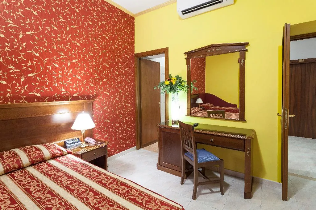 QUADRUPLE STANDARD Room, Oriente, Rome