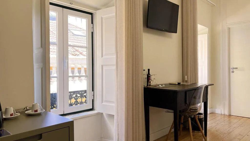 DOUBLE QUEEN SIZE BED Room, Casa do Bairro by Shiadu, Lisbon