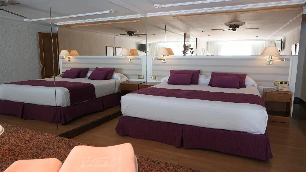 SUITE BEACH FRONT Room, Playacapricho, Costa Almeria