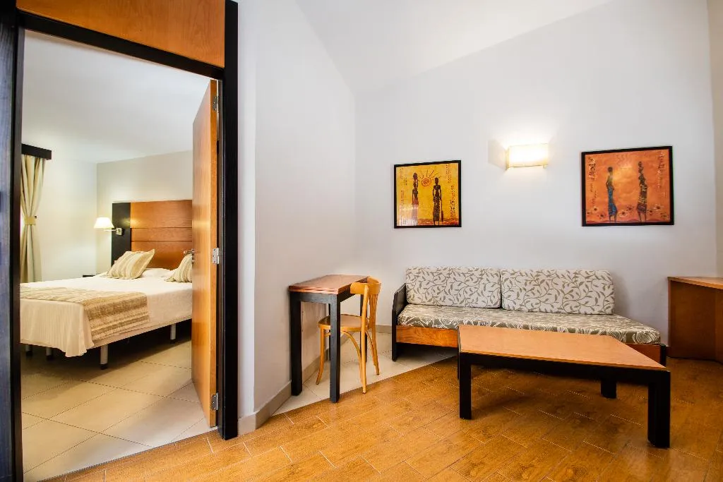 BUNGALOW CAPACITY 4 Room, HL Miraflor Suites, Gran Canaria