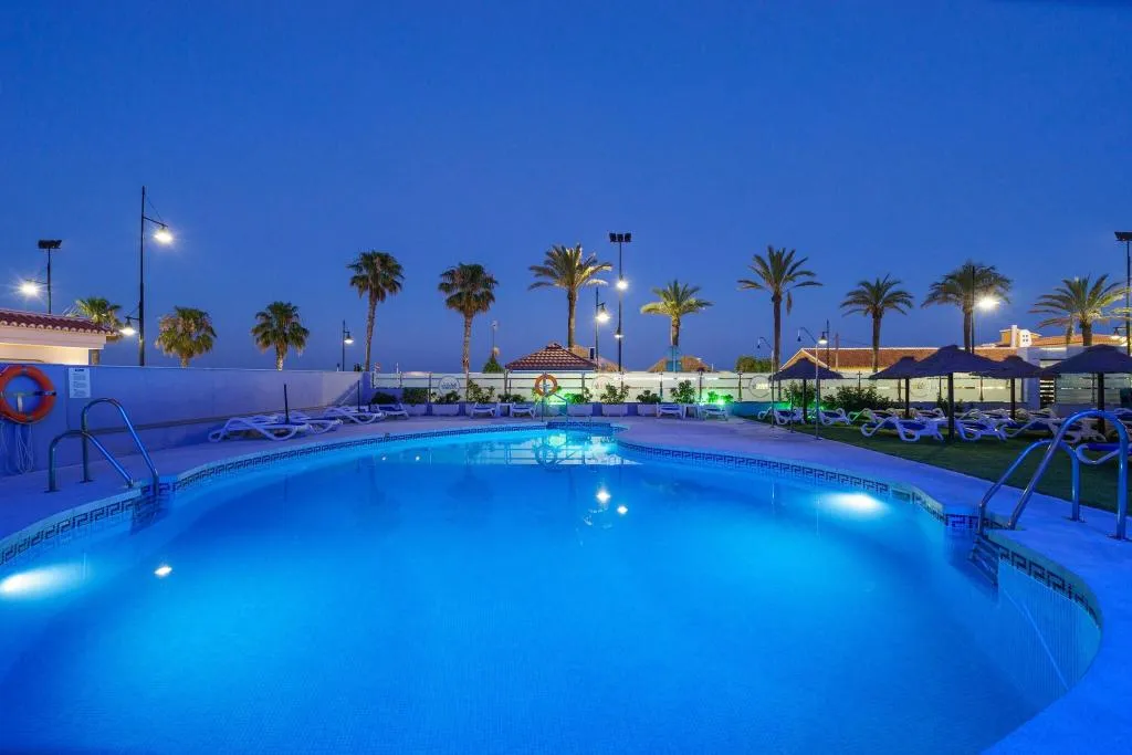 Pool, Isabel, Costa Del Sol