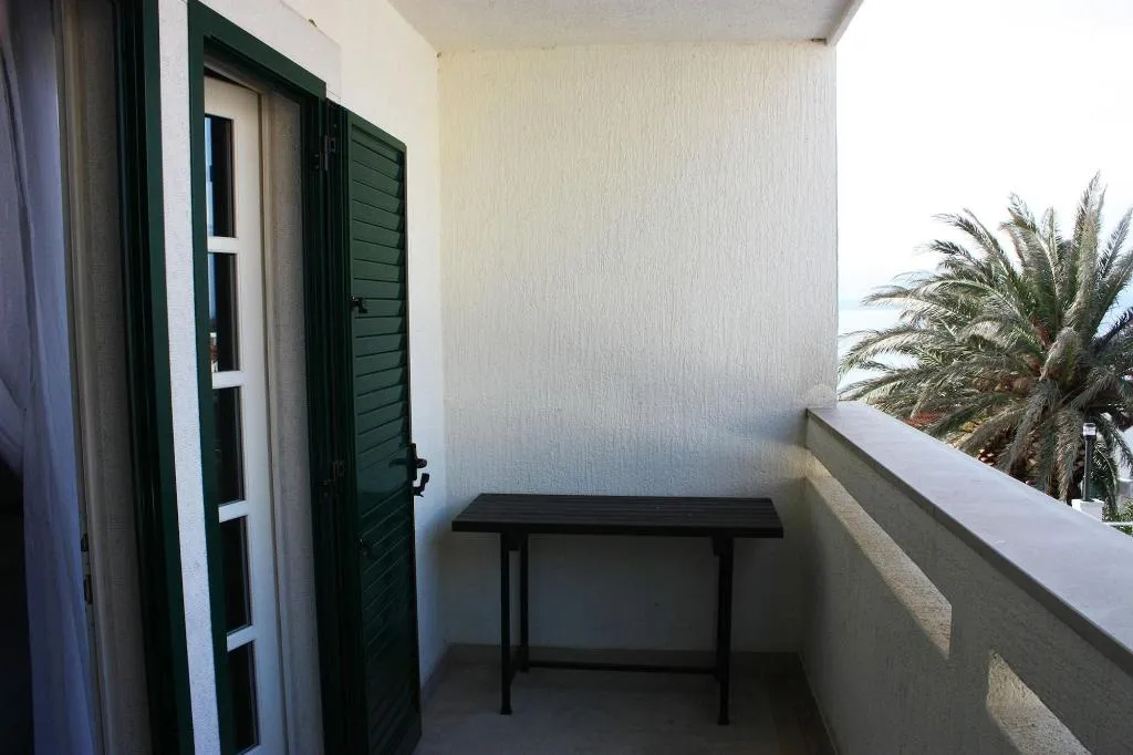 Room, Ivan, Split