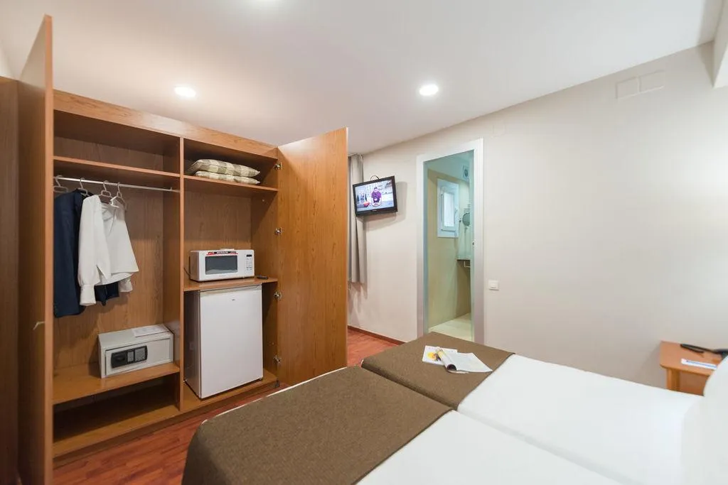DOUBLE WITH KITCHENETTE Room, Senator Barcelona Apartments, Barcelona