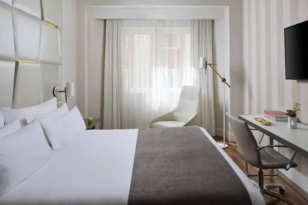 DOUBLE SINGLE USE SUPERIOR Room, NH Collection Madrid Colón, Madrid