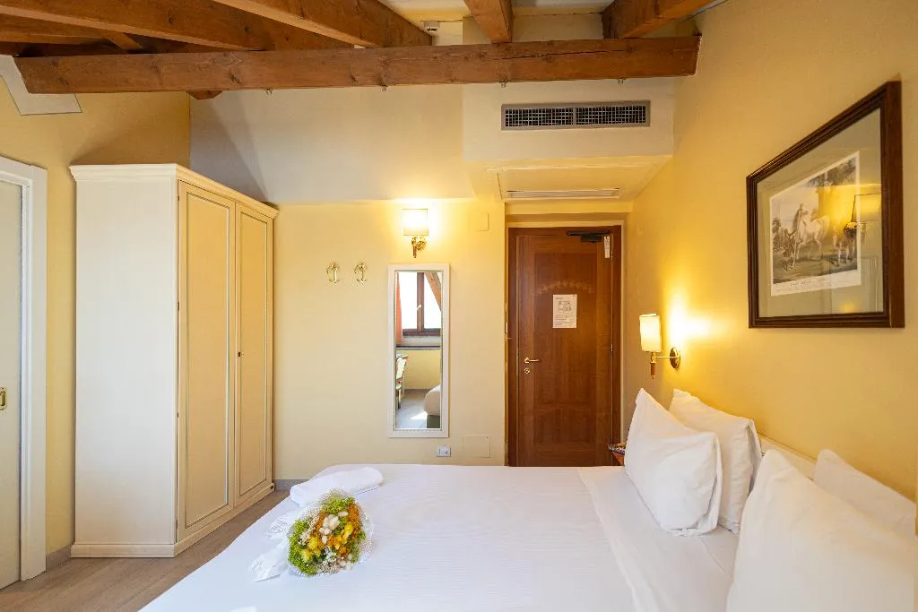 Double or Twin LAKE VIEW Room, LVG Hotel Collection - Hotel Pallanza, Milan