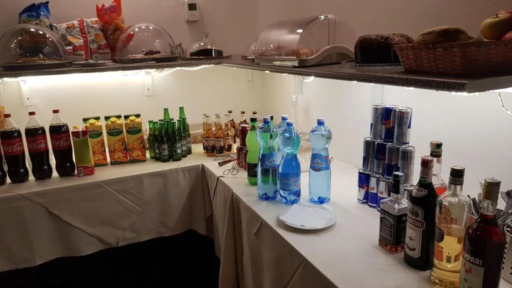 Bar, Molise 2, Milan