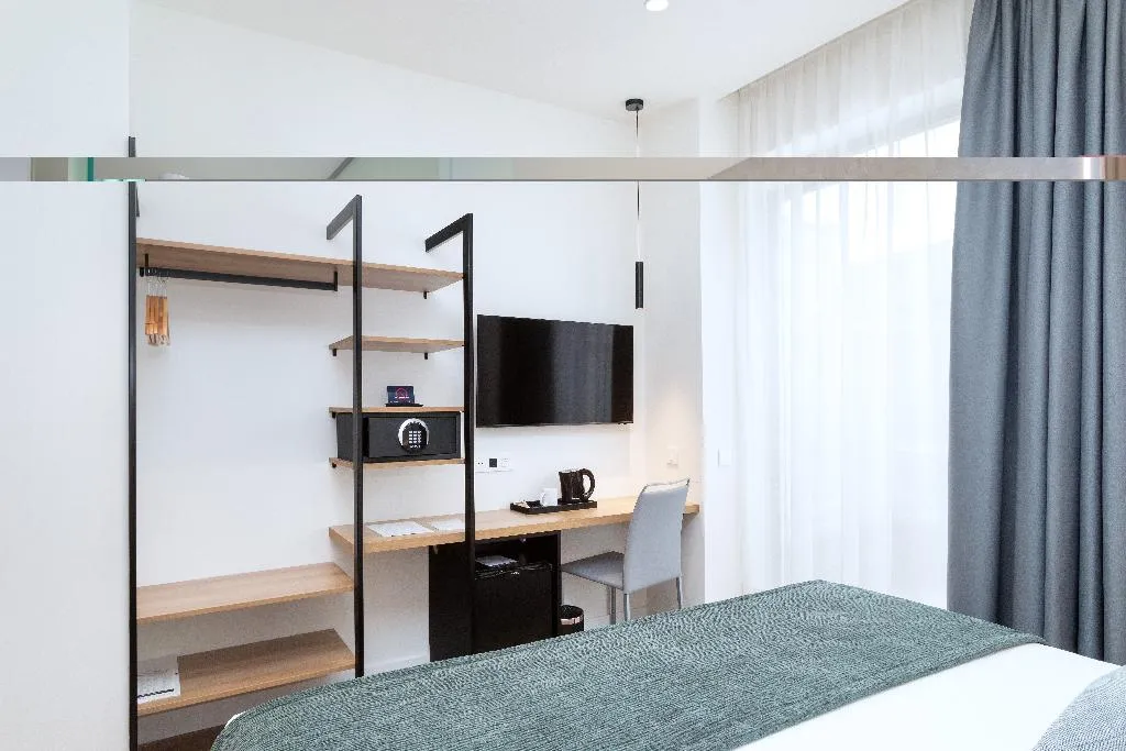 DOUBLE SINGLE USE EXECUTIVE Room, Alexandre Fira Congress, Barcelona