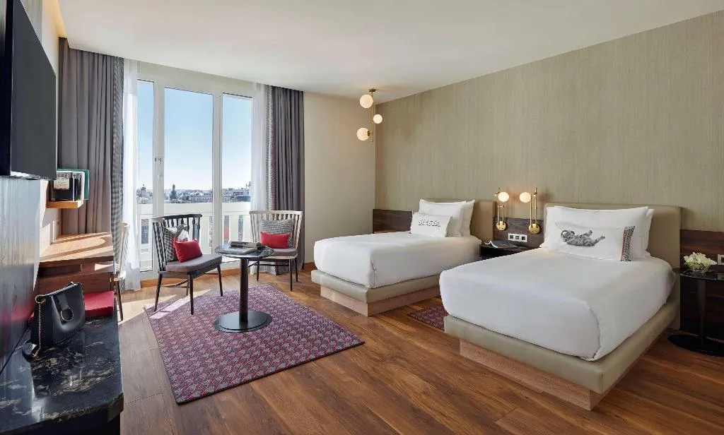 Room, Hyatt Centric Gran Via Madrid, Madrid