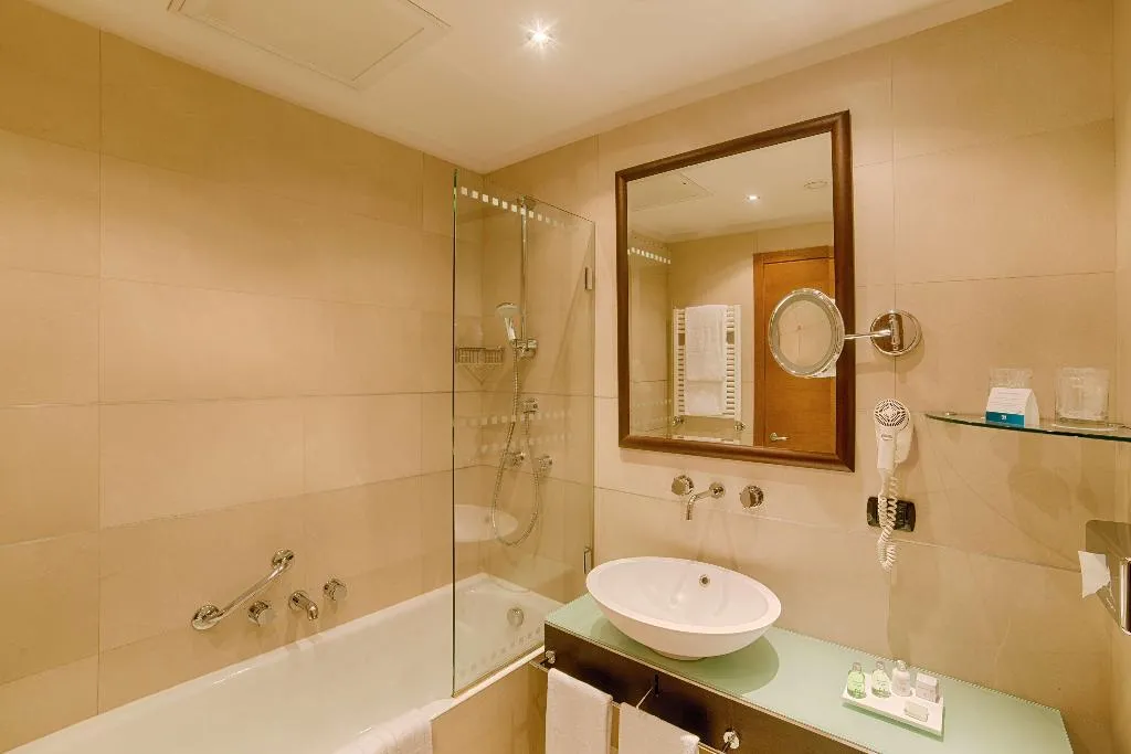 SINGLE WITH VIEWS Room, NH Milano 2, Milan