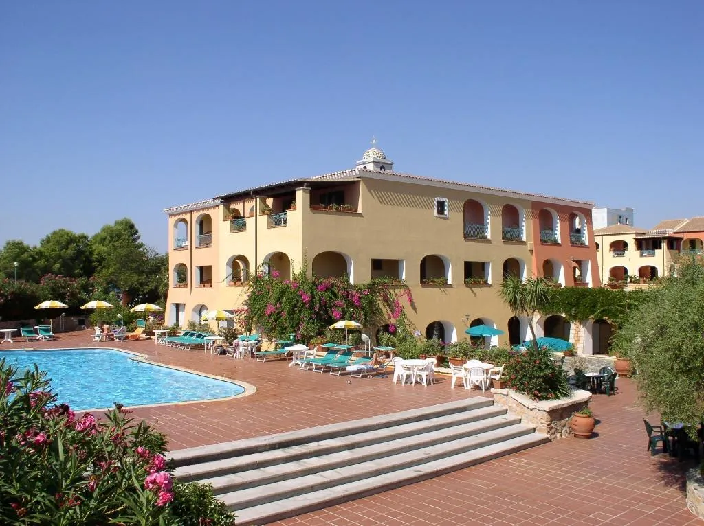 Pool, Nicolaus Club Torre Moresca, Cagliari
