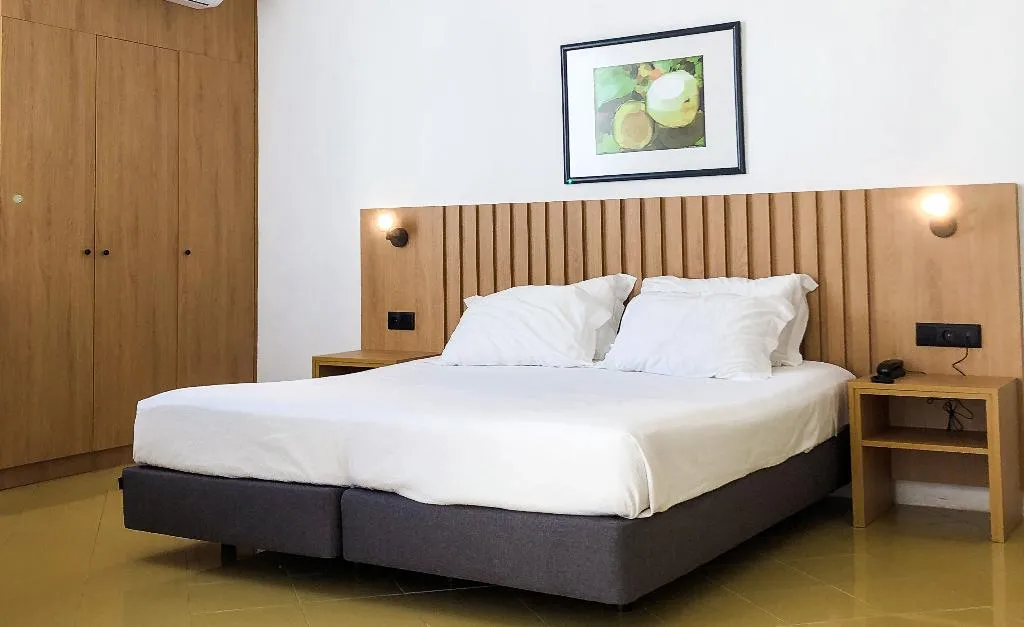 APARTMENT THREE BEDROOMS Room, Aparthotel Foz Atlantida, Algarve