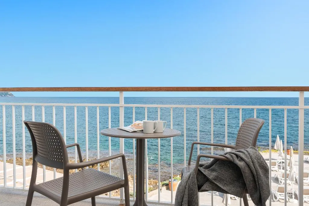 Double or Twin SEA FRONT Room, Hotel Atolon & Kaafu Beach Club, Majorca