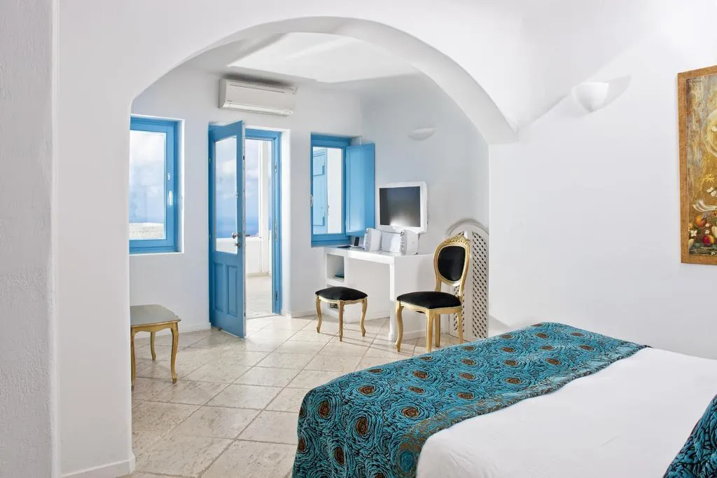 SUITE STANDARD Room, Above Blue Suites, Santorini