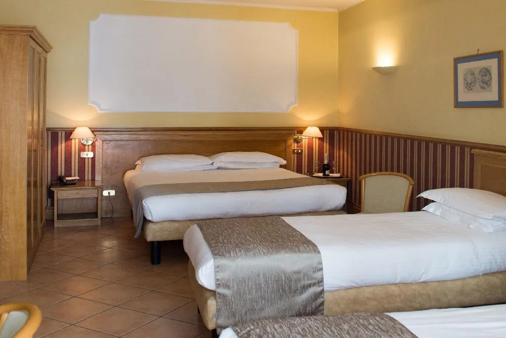 QUADRUPLE STANDARD Room, Leopardi Napoli, Naples