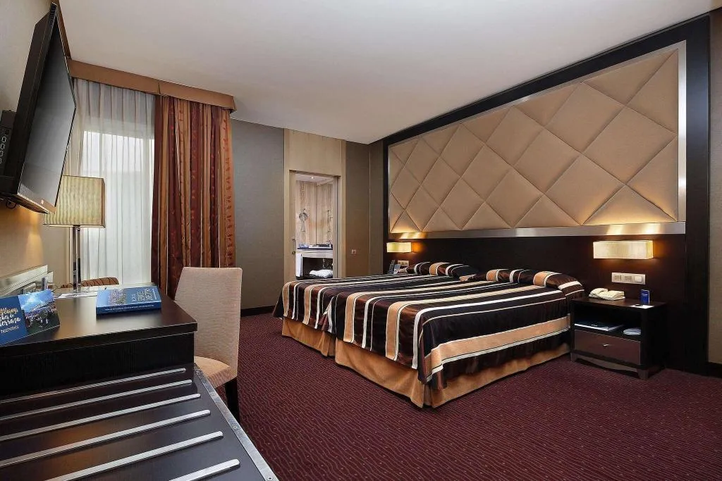 DOUBLE TWO DOUBLE BEDS Room, Hcc St. Moritz, Barcelona