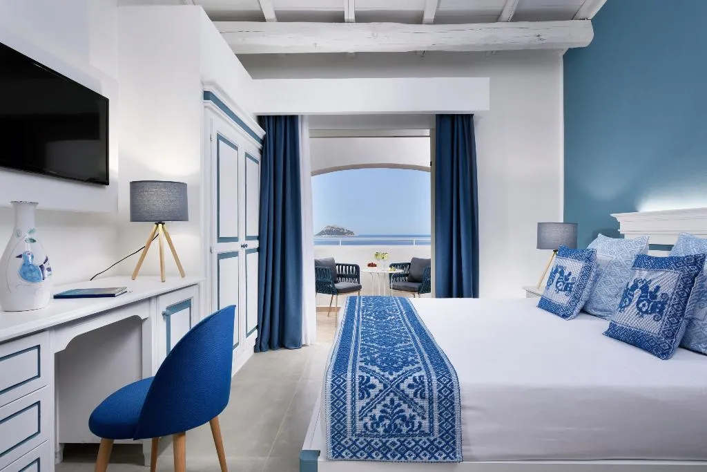 DOUBLE DELUXE SEA VIEW Room, VOI Colonna Village, Olbia