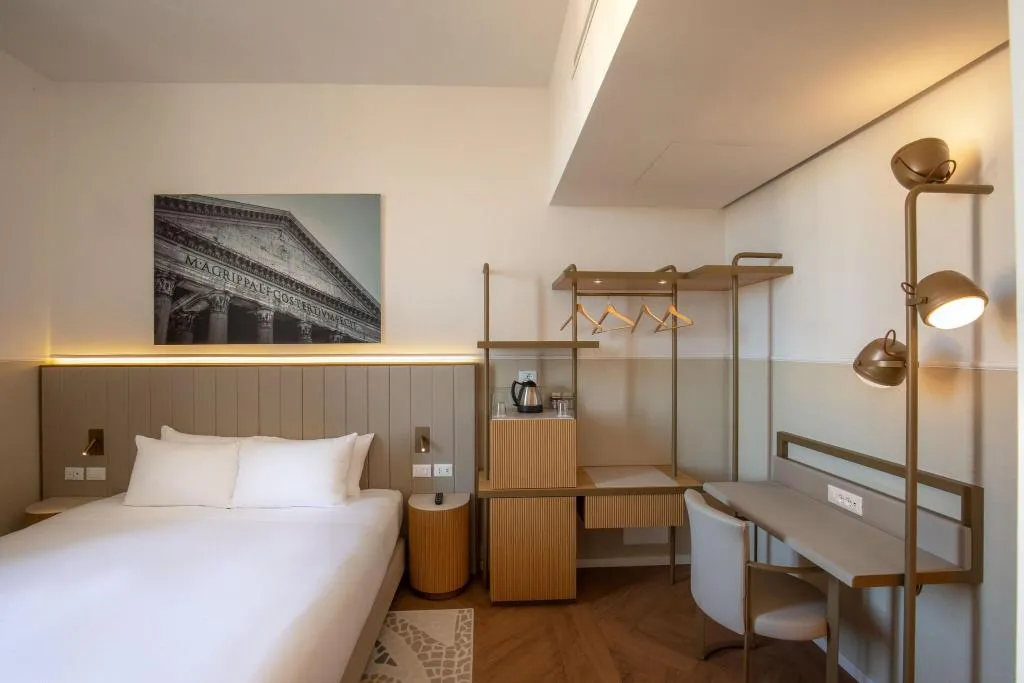 Room, Cosmopolita Hotel Rome, Tapestry Collection by Hil, Rome