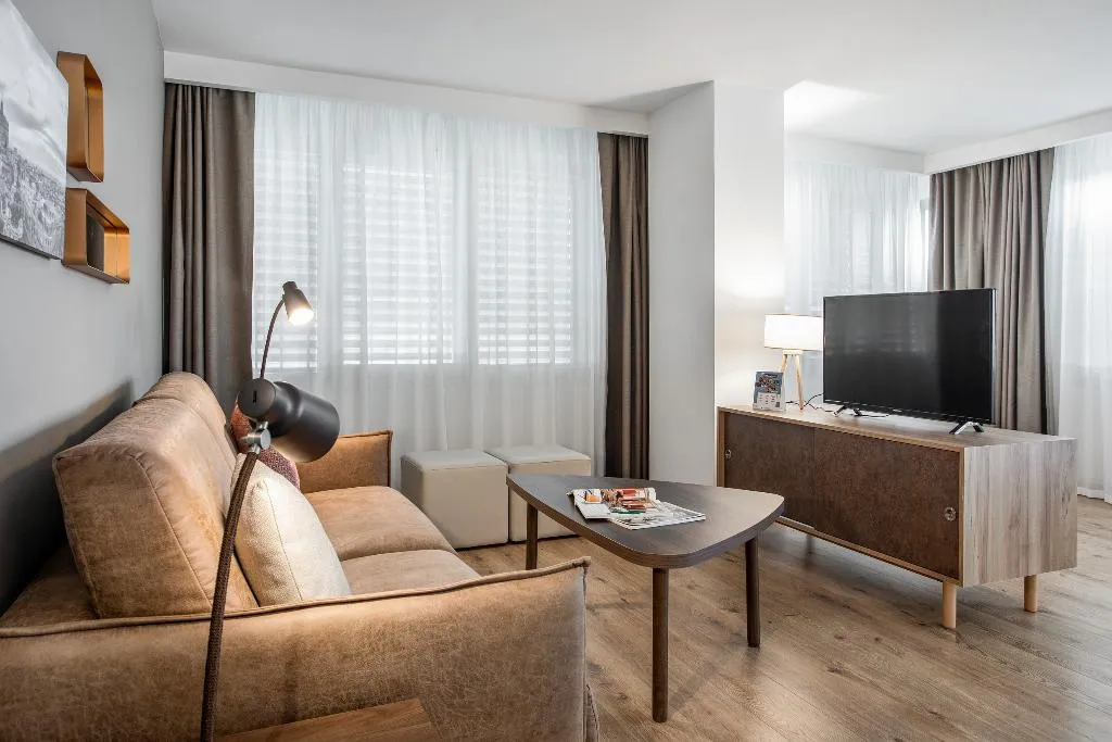 APARTMENT TWO BEDROOMS Room, Pierre & Vacances Madrid Aptos Eurobuilding 2, Madrid