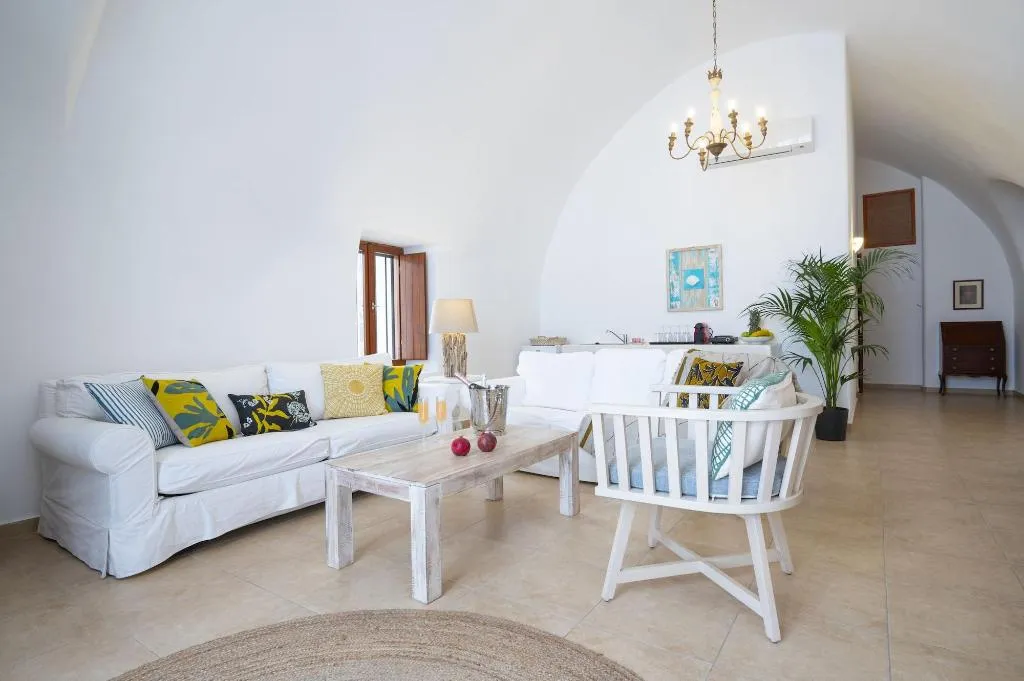 Room, Estate 1896, Santorini