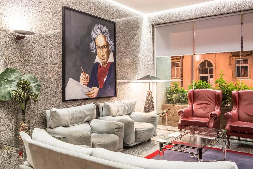 Lobby, 3K Madrid, Lisbon
