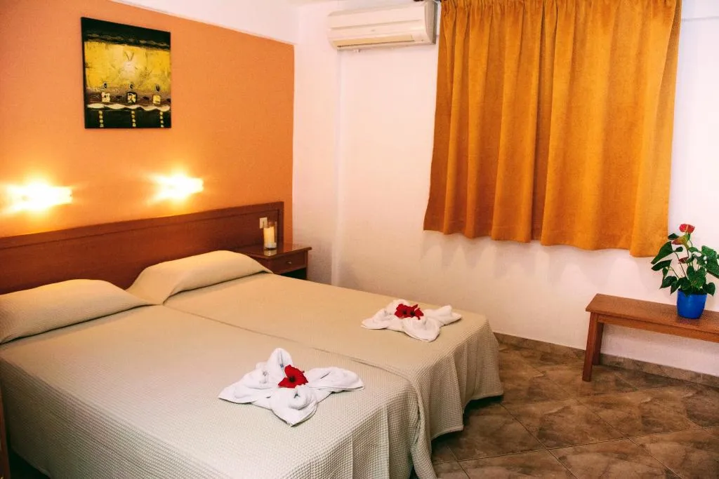 APARTMENT CAPACITY 4 ONE BEDROOM Room, Ippoliti Village, Crete