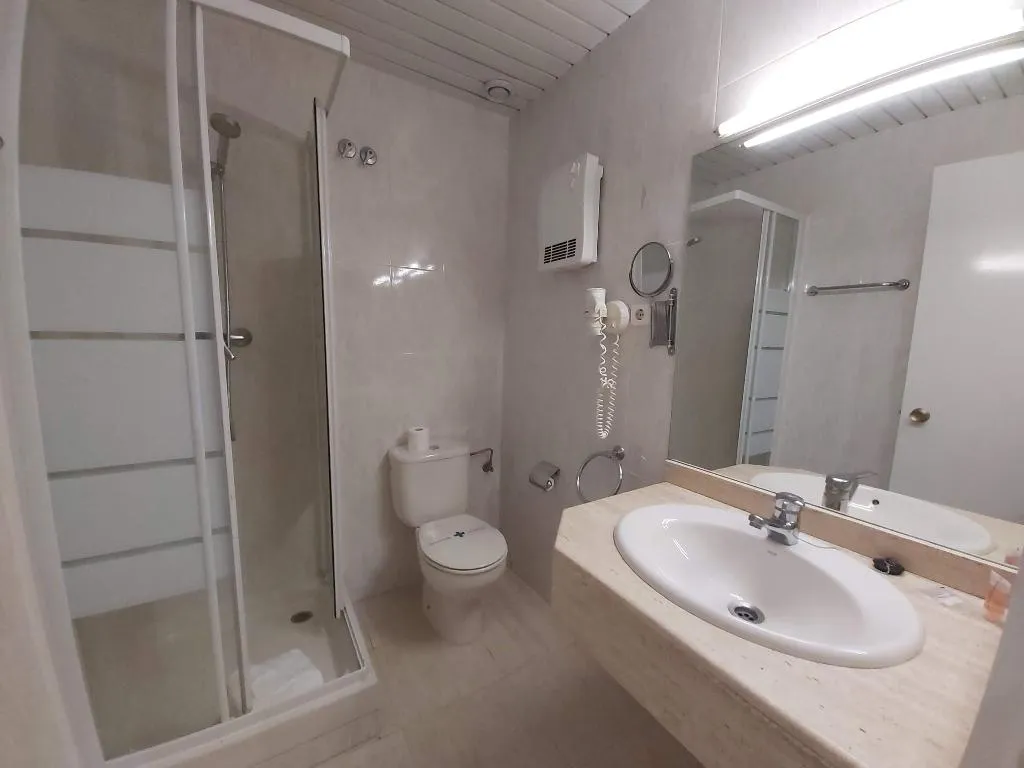 SINGLE STANDARD Room, El Castell Hotel, Barcelona