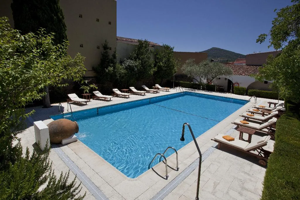 Pool, Parador de Guadalupe, Madrid