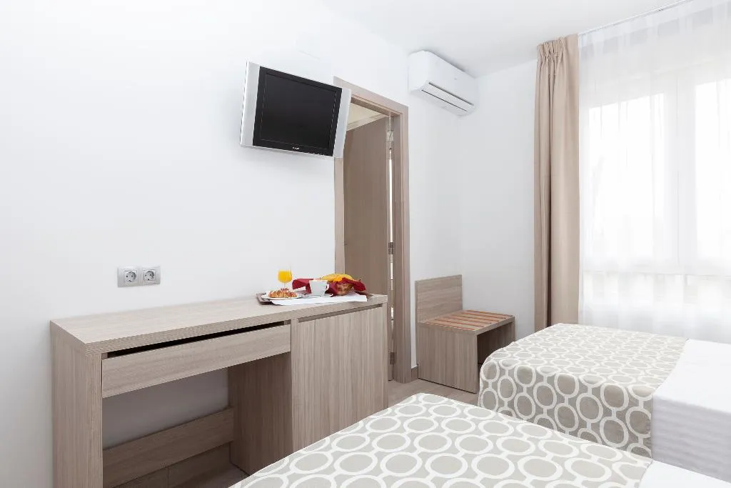 TRIPLE STANDARD Room, Olympia Ronda II, Valencia