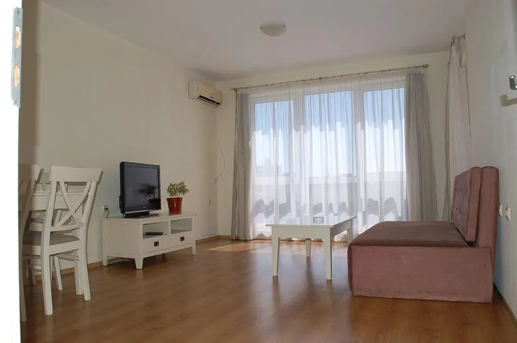 Room, Flores Park, Bourgas