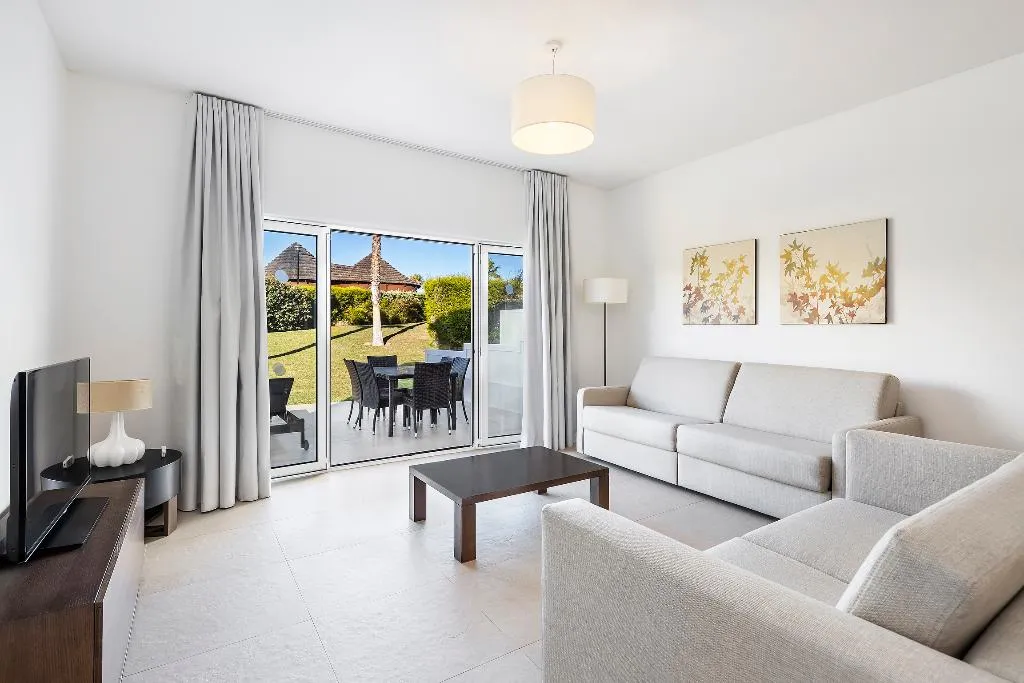VILLA THREE BEDROOMS WITH PRIVATE POOL Room, Eden Villas & Apartments, Algarve