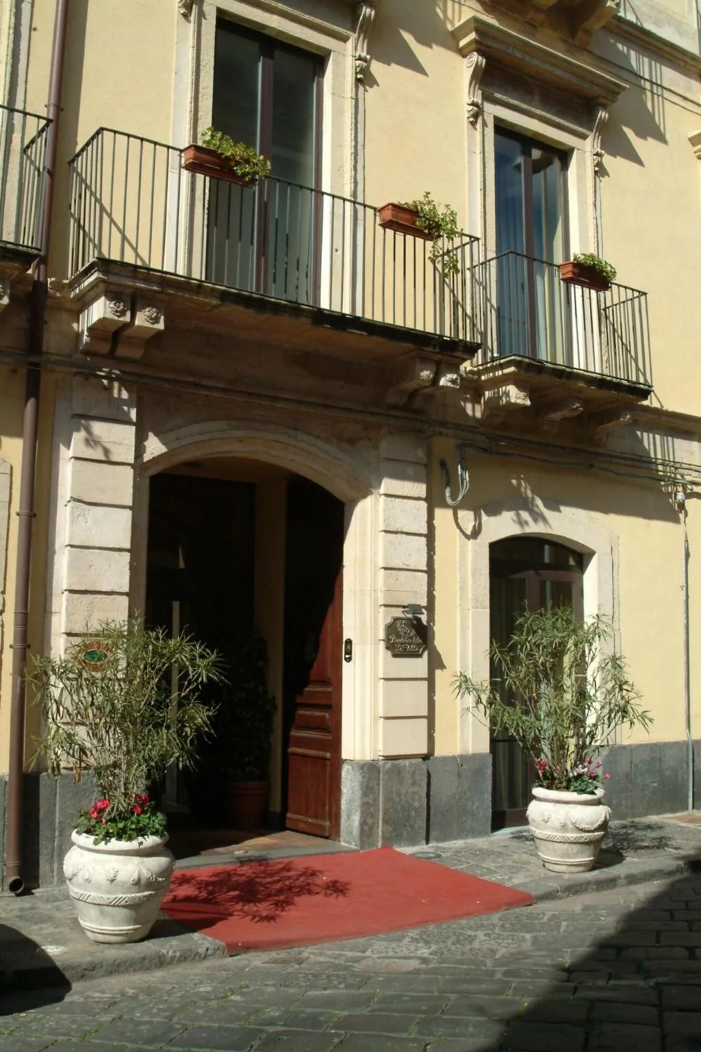 General view, La Ville, Catania
