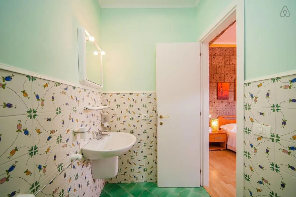 Room, Villa De Angelis, Naples