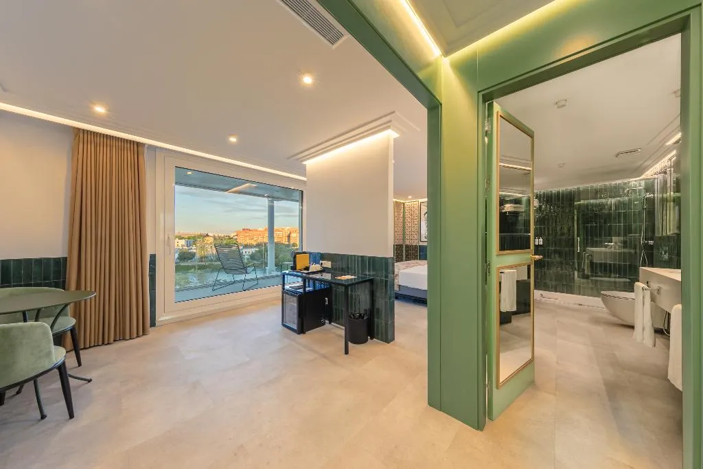 JUNIOR SUITE SUPERIOR WITH TERRACE Room, Ribera de Triana Hotel, Seville