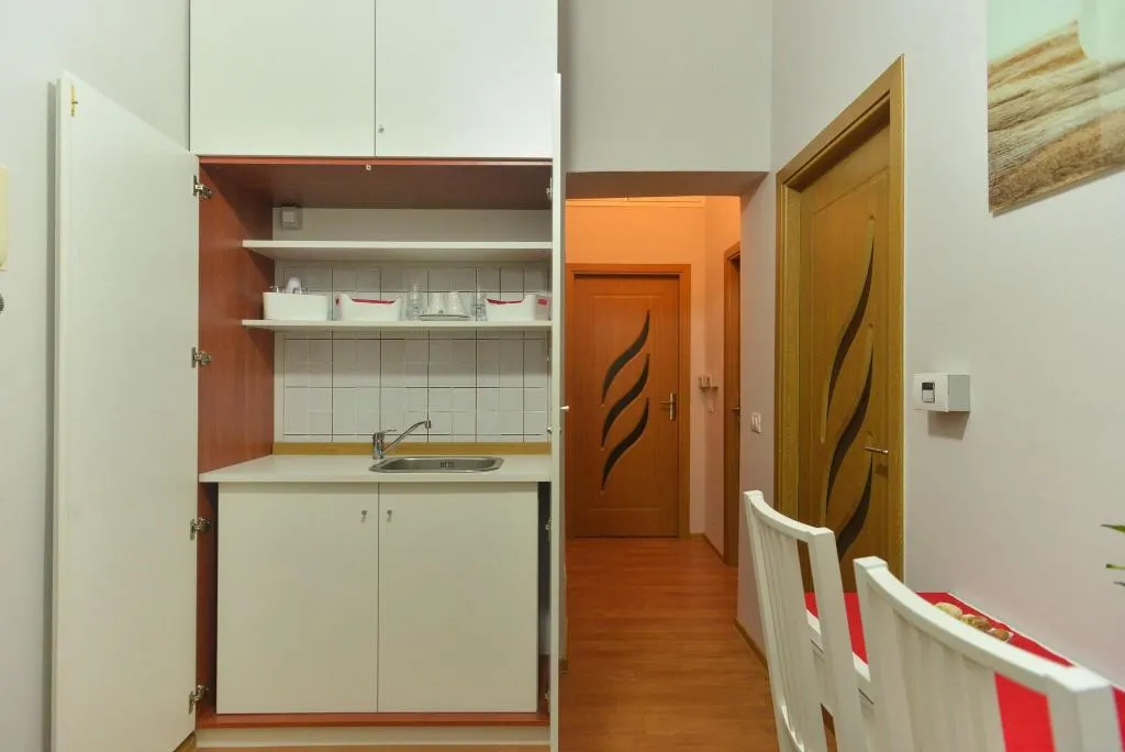 DOUBLE DELUXE TWO BEDS Room, B & T Rooms Trani, Naples