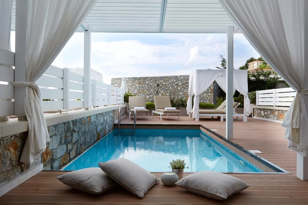 SUITE DELUXE WITH PRIVATE POOL Room, Kassandra Bay Resort, Suites & SPA, Skiathos