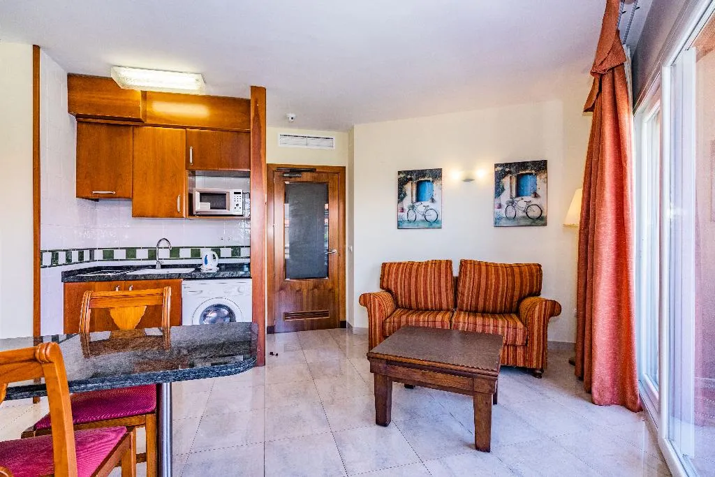 APARTMENT CAPACITY 3 Room, Hotel Sunway Playa Golf & Spa, Sitges, Costa Brava