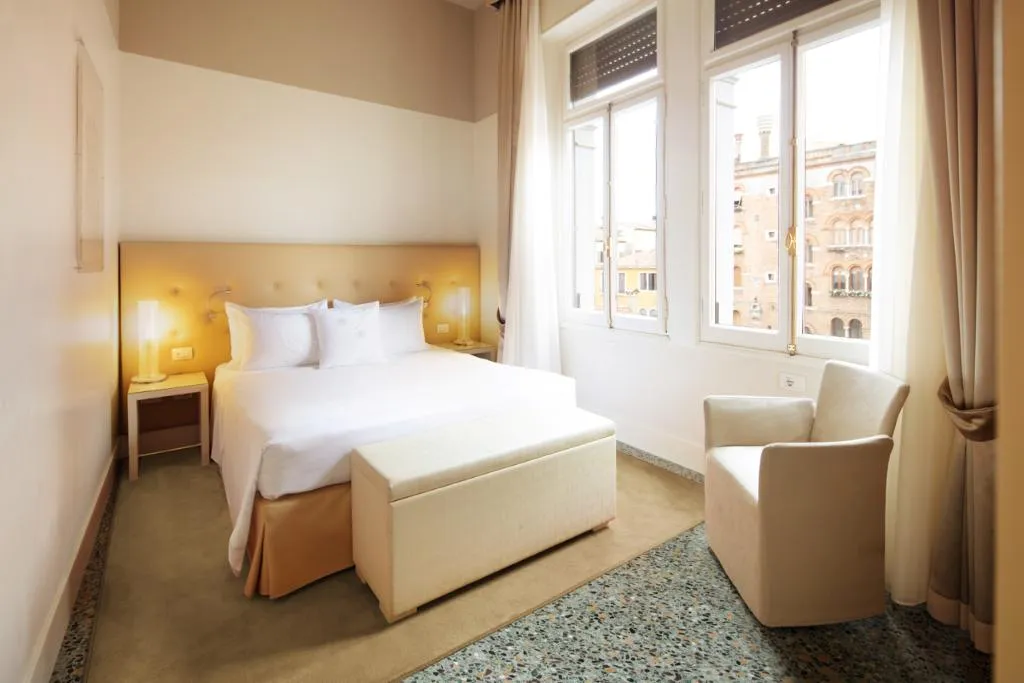 DOUBLE SUPERIOR Room, Palazzo Barocci, Venice