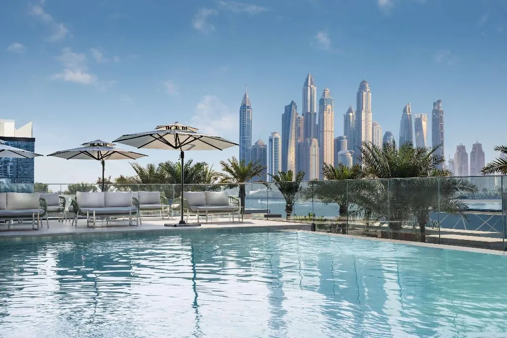 Pool, Radisson Beach Resort Palm Jumeirah, Dubai