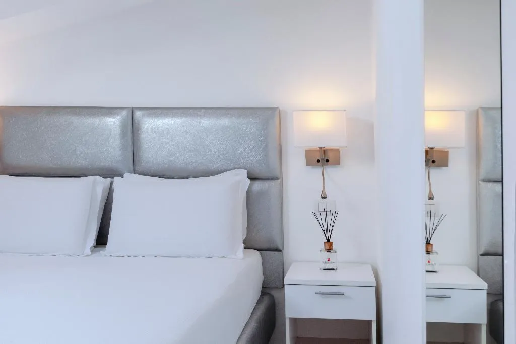 STUDIO STANDARD Room, Palazzo Tasso, Naples