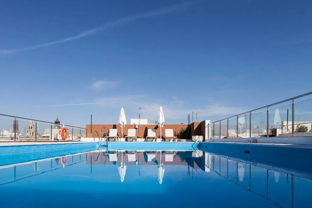 Pool, Don Paco, Seville