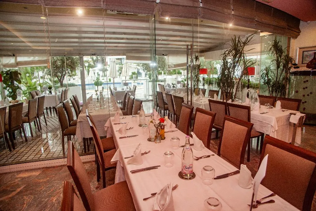 Restaurant, Tunis Grand Hotel, Tunisia