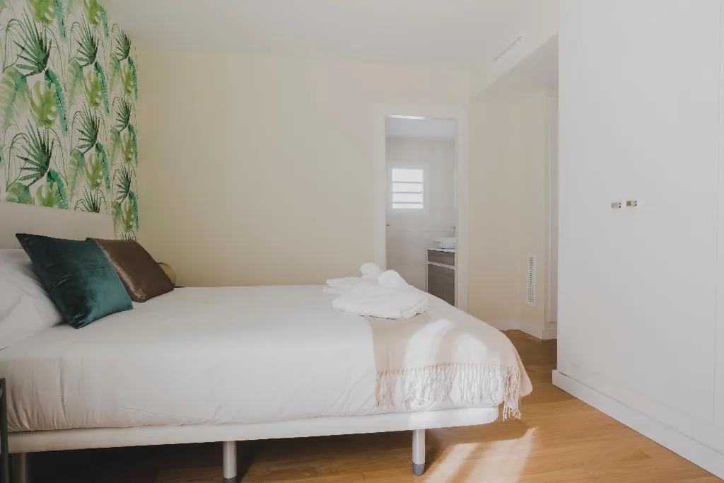 APARTMENT CAPACITY 4 THREE BEDROOM Room, HQ Rooms San Vicente, Valencia