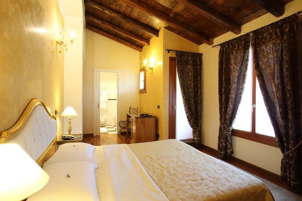 Room, Hotel Isola Di Caprera, Venice